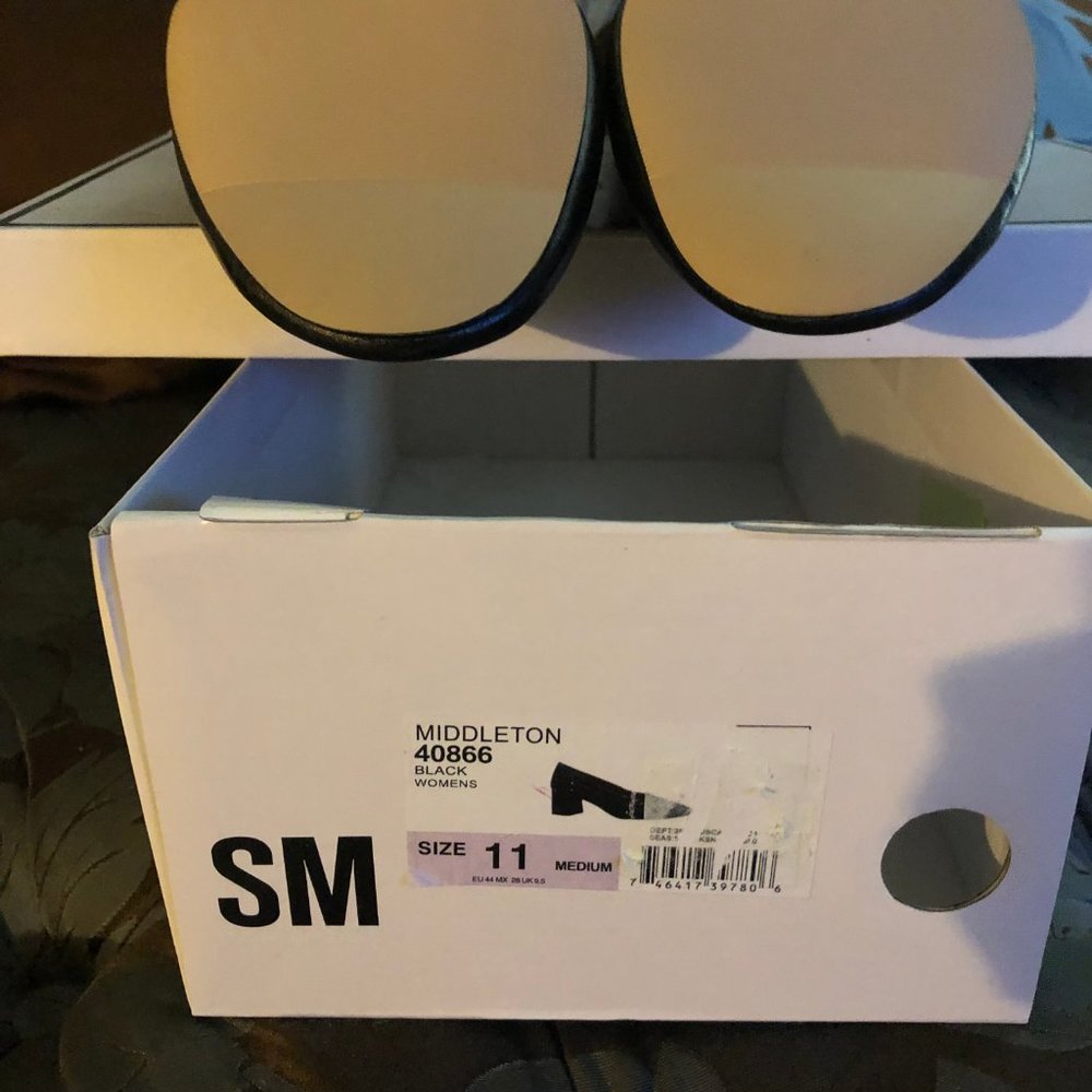 Black Slip on Pumps - NWT - Picture 4 of 5